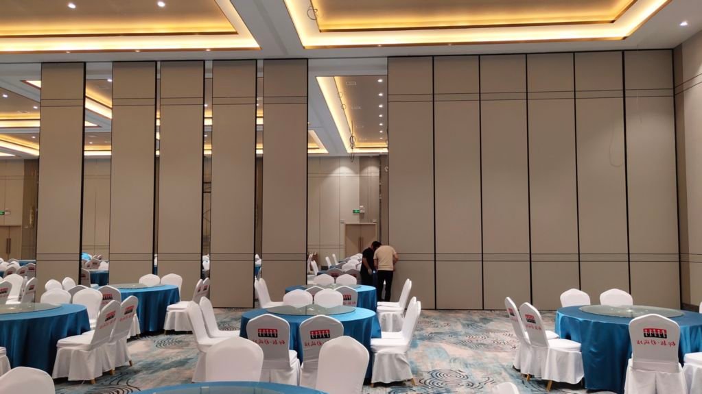 ceiling mounted wall divider